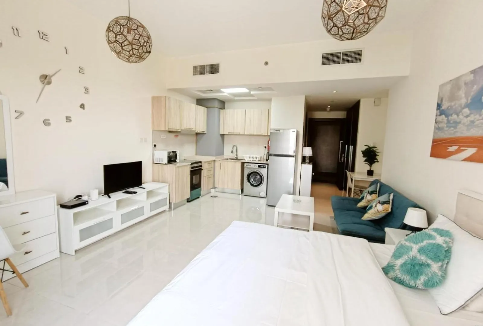 Modern High-Rise Studio In The Heart Of Business Bay Dubai 0*,  United Arab Emirates