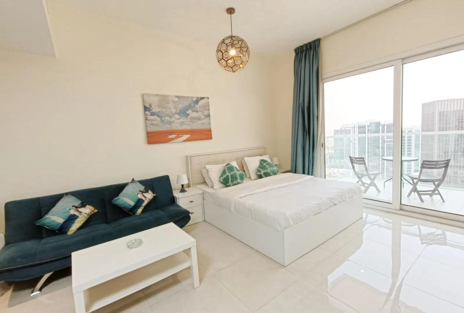 Modern High-Rise Studio In The Heart Of Business Bay Dubai