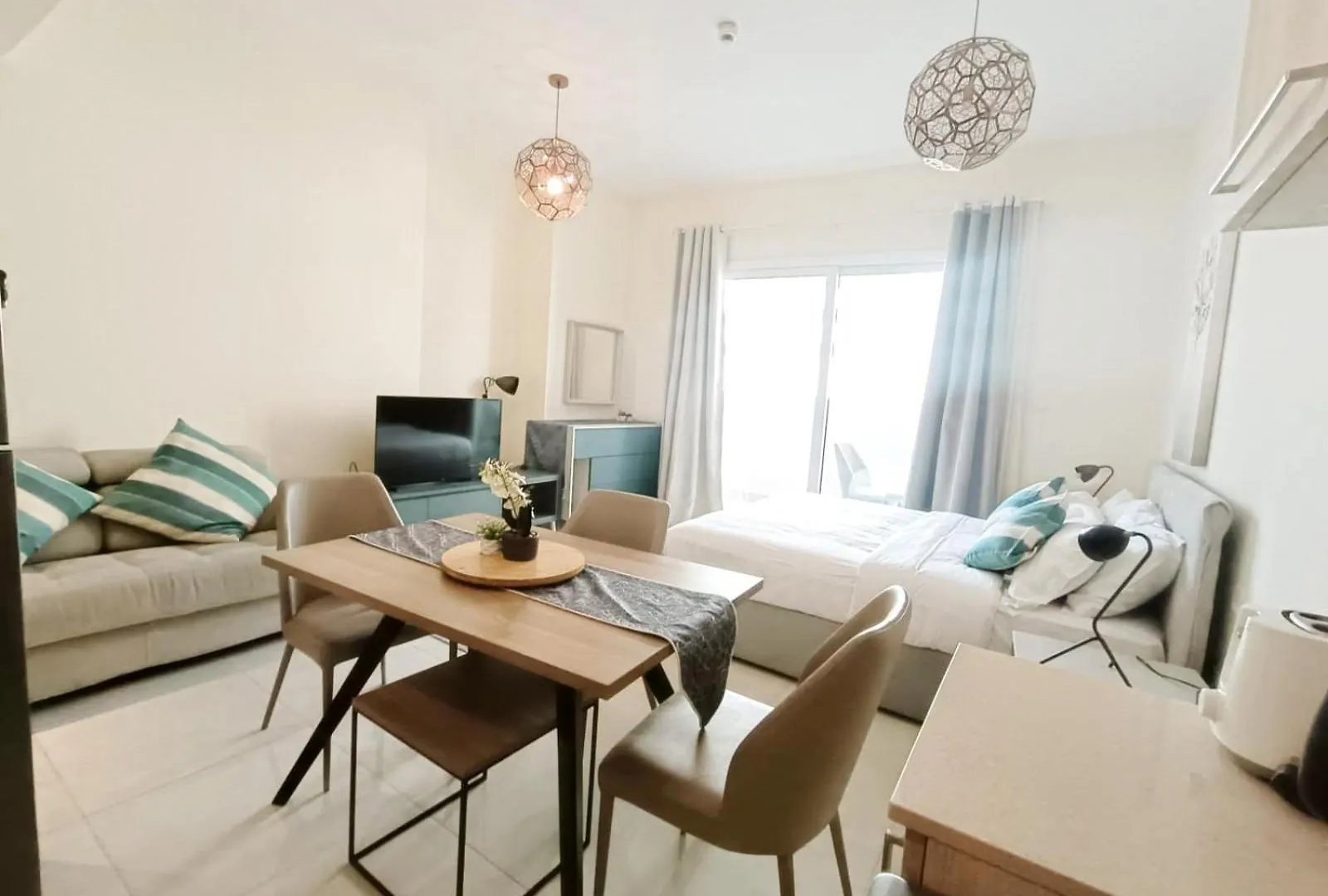 Modern High-Rise Studio In The Heart Of Business Bay Dubai Apartment
