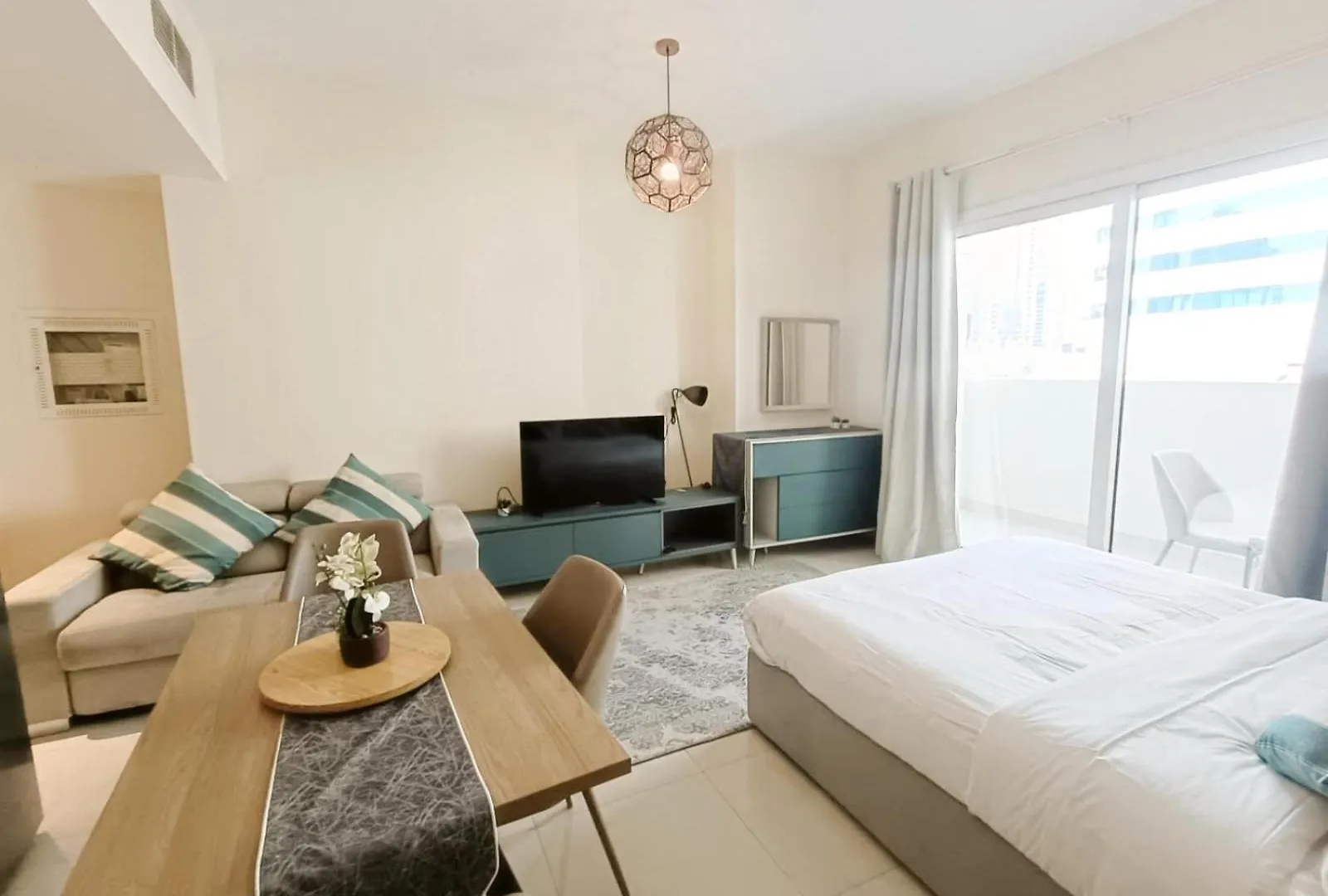 Apartment Modern High-Rise Studio In The Heart Of Business Bay Dubai United Arab Emirates