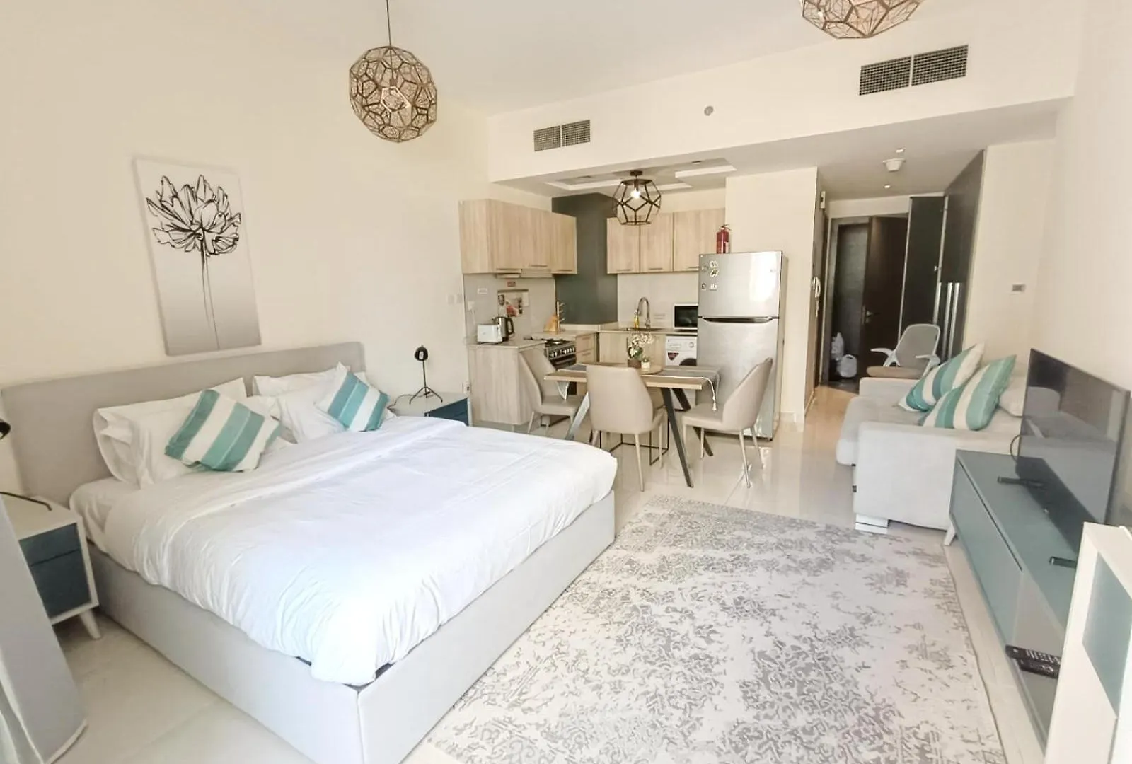 Modern High-Rise Studio In The Heart Of Business Bay Dubai 0*,  United Arab Emirates